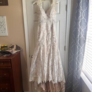 Elegant Lace Wedding Dress